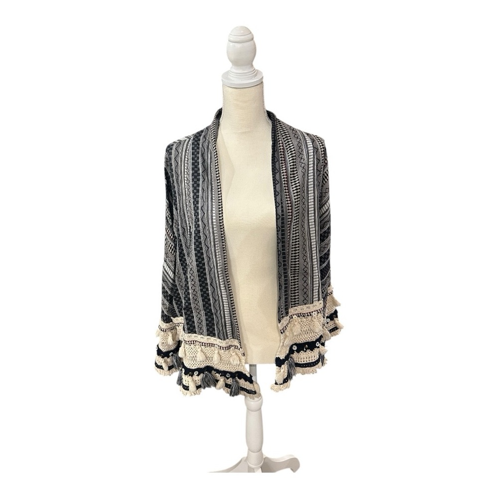 Zara Black and Cream Patterned Shawl/tunic size medium